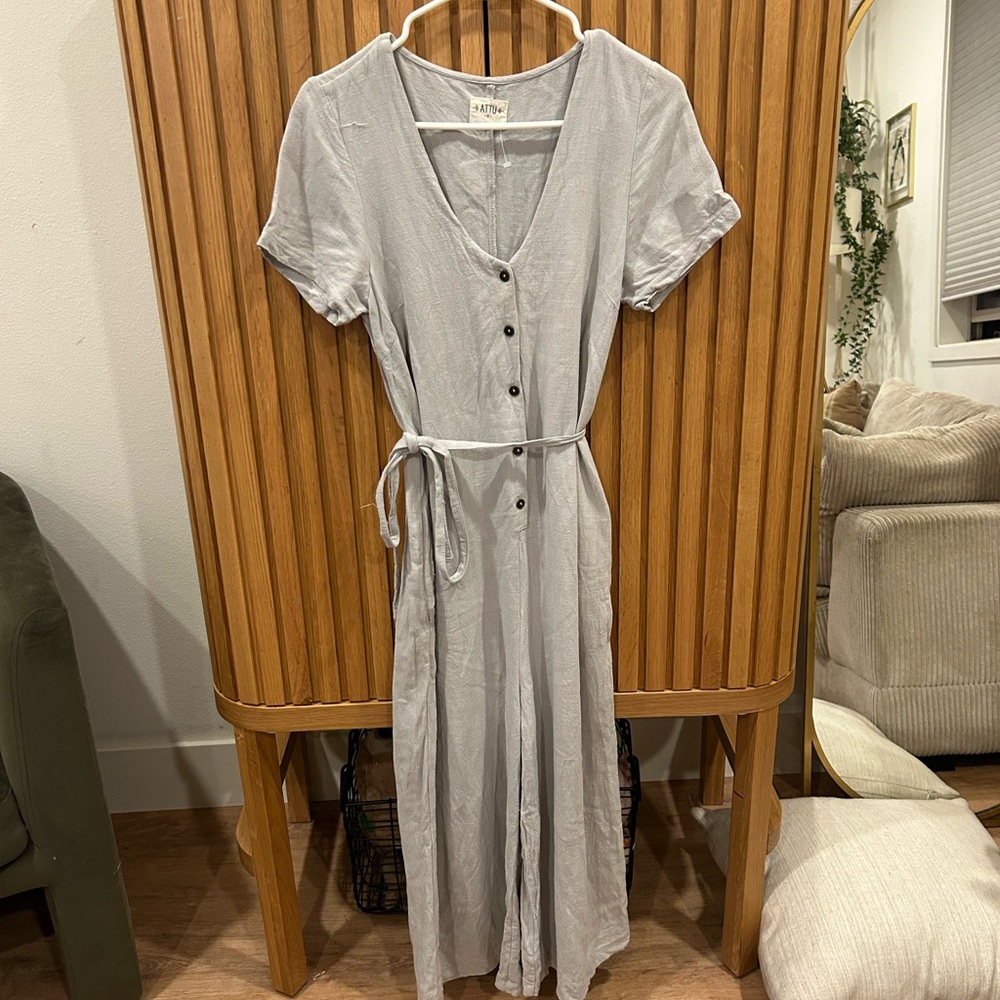 Elegant Midi Dress with Button Detail